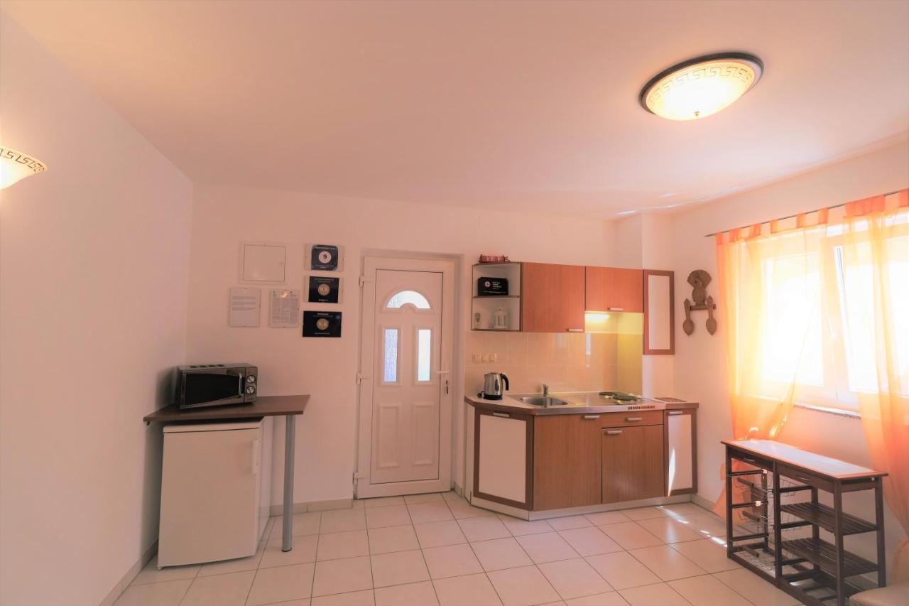 Apartments Coral, Klimno, Island Krk Zewnętrze zdjęcie